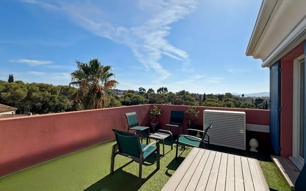 Appartement à vendre    4 pièces • 96 m2 Saint-Raphaël