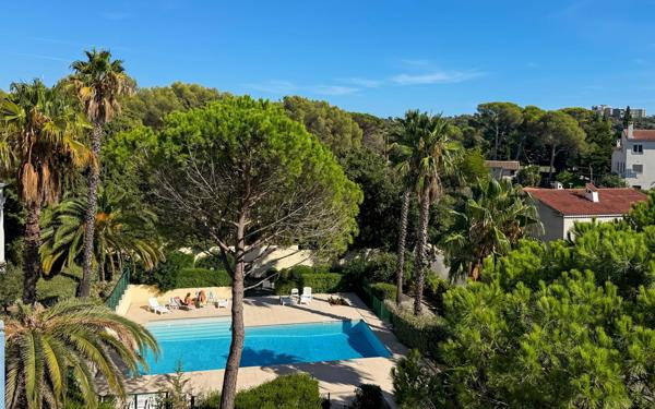 Appartement à vendre    4 pièces • 96 m2 Saint-Raphaël