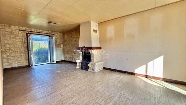 Maison de plain-pied avec 1072m2 de terrain, rare sur le secteur!