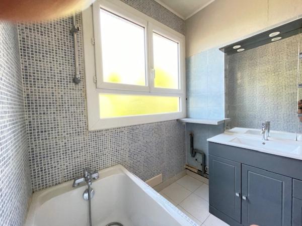 Appartement T2 avec loggia quartier la bussate /Chanzy