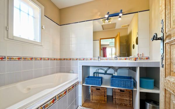 Maison à vendre    6 pièces • 193 m2 Cagnes-sur-Mer