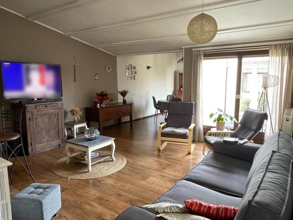 Maison plain-pied avec jardin et garage