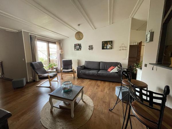 Maison plain-pied avec jardin et garage