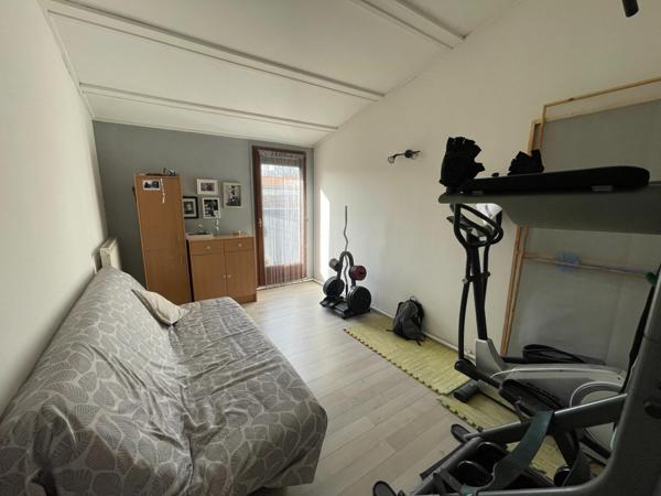 Maison plain-pied avec jardin et garage