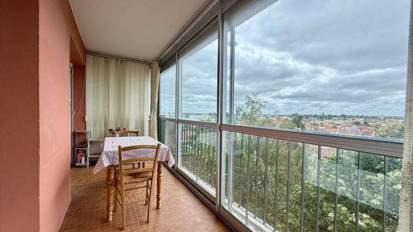 LA ROCHE SUR YON APPARTEMENT A VENDRE 4 pièce(s) 92 m²