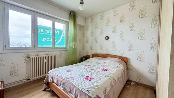 LA ROCHE SUR YON APPARTEMENT A VENDRE 4 pièce(s) 92 m²