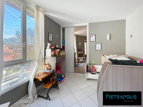 T4 de 86m² + terrasse de 17m²+ place de parking