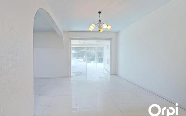 Maison à vendre    6 pièces •  Saint-Raphaël