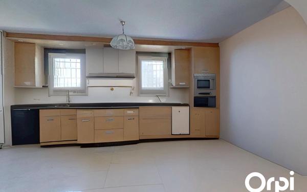 Maison à vendre    6 pièces •  Saint-Raphaël