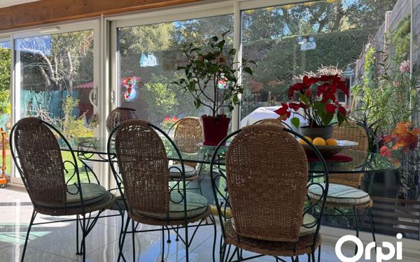 Maison à vendre    6 pièces •  Saint-Raphaël