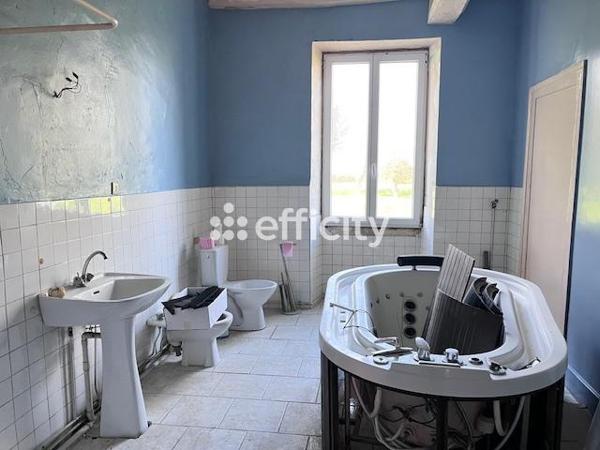 Maison 9 pièces - 354 m²