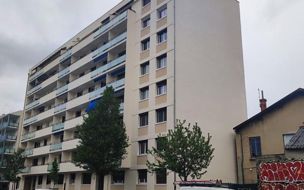 Appartement à vendre    5 pièces • 82,04 m2 Lyon 8