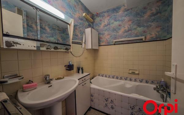 Appartement à vendre    5 pièces • 82,04 m2 Lyon 8