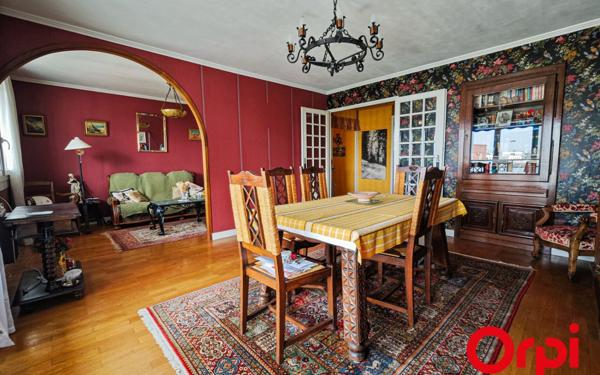 Appartement à vendre    5 pièces • 82,04 m2 Lyon 8