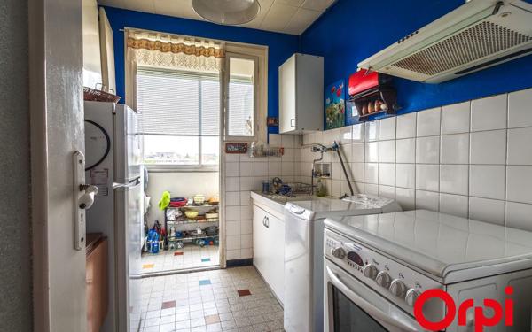 Appartement à vendre    5 pièces • 82,04 m2 Lyon 8