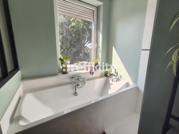 Maison
         4 pièces
        - 73 m² Exclusivité 214 500 € *