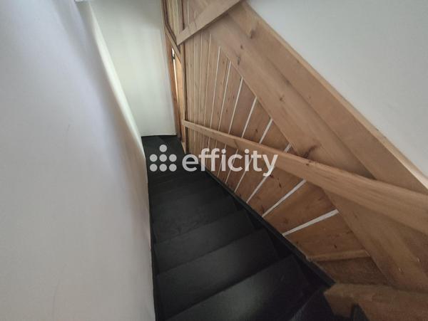 Maison
         4 pièces
        - 73 m² Exclusivité 214 500 € *