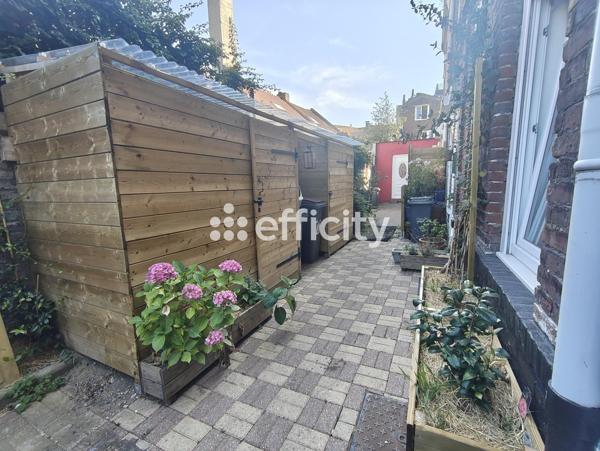 Maison
         4 pièces
        - 73 m² Exclusivité 214 500 € *