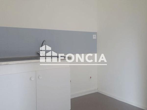 Location Appartement 2 pièces 46.88 m² - 82 RUE DES PONTS DE CE Angers 49000