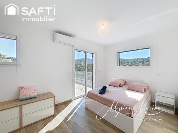 SAINT-AYGULF – Villa contemporaine avec piscine, garage et annexes