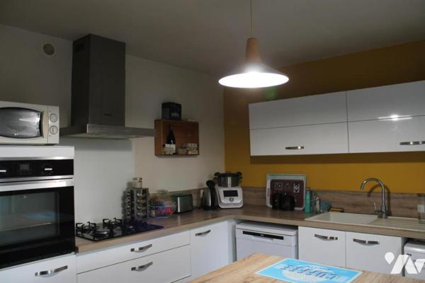 Montélimar, maison de 95m2 hab., parcelle de 325m2 avec piscine.