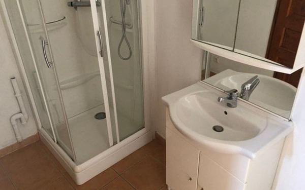 Appartement à louer    2 pièces •  Rochefort-du-Gard