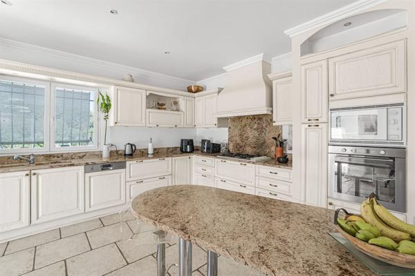 Vente Villa de luxe Mouans-Sartoux 8 Pièces 256 m²