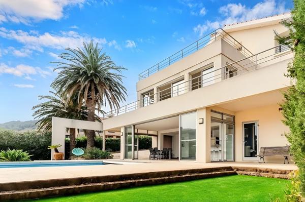 Vente Maison de luxe Port-Vendres 9 Pièces 290 m²