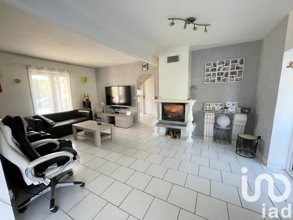 Maison 8 pièces de 213 m² à Fère-en-Tardenois (02130)