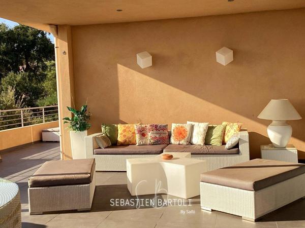 Appartement rooftop T4 de 96M2 avec vue mer