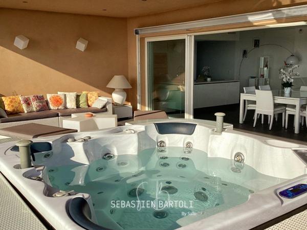 Appartement rooftop T4 de 96M2 avec vue mer