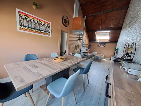 Coup de coeur pour cet appartement duplex situé au dernier étage !