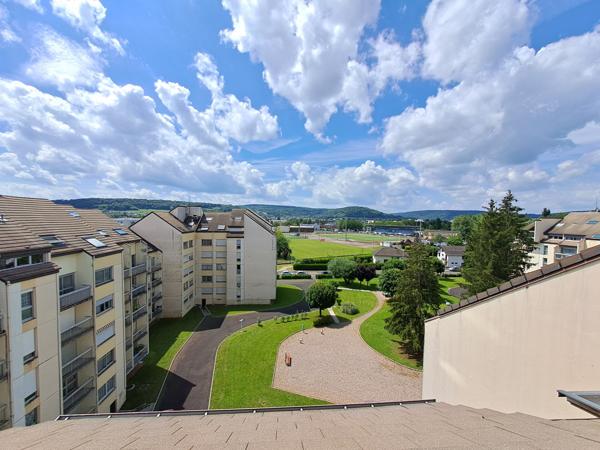 Coup de coeur pour cet appartement duplex situé au dernier étage !