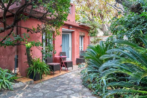 Demeure avec jardin exotique et vue mer – Calanque de Samena