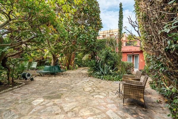 Demeure avec jardin exotique et vue mer – Calanque de Samena