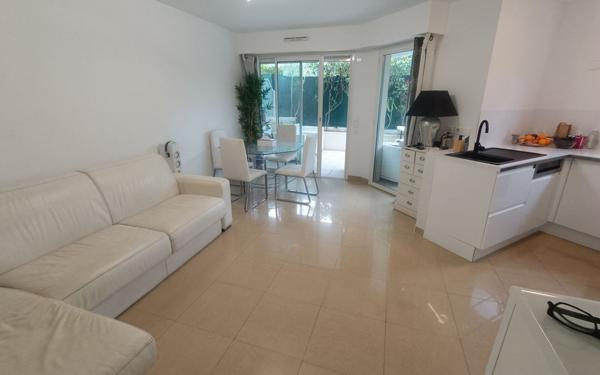 Appartement à vendre    3 pièces • 46,35 m2 Saint-Laurent-du-Var