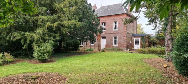 Maison de caractère en briques à rénover 5 pièces (125 m²) à YERVILLE