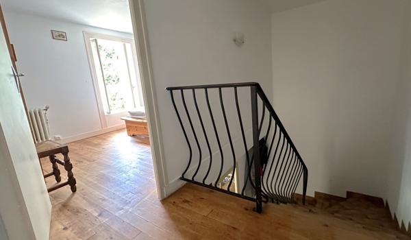 CHARMANTE LONGÈRE  SITUÉE AU CALME