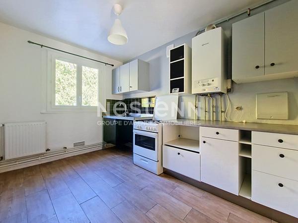 Studio 40m² située à Bois d'Arcy proche forêt avec Cave et Parking