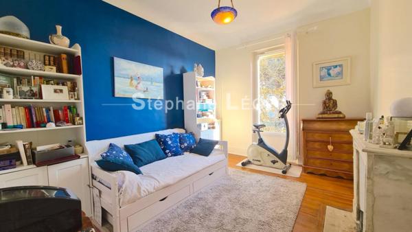 Maison Sauzet 10 pièce(s) 220 m2