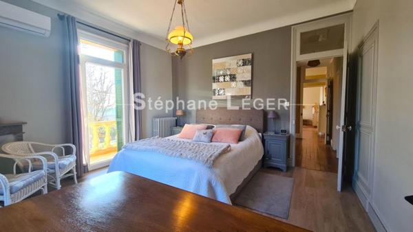 Maison Sauzet 10 pièce(s) 220 m2