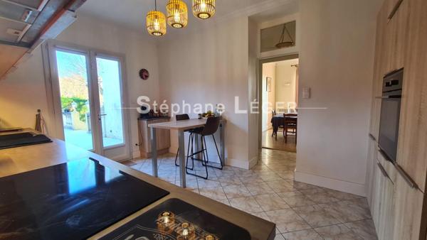 Maison Sauzet 10 pièce(s) 220 m2