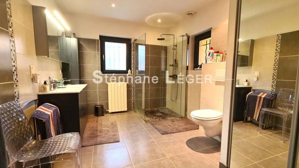 Maison Sauzet 10 pièce(s) 220 m2