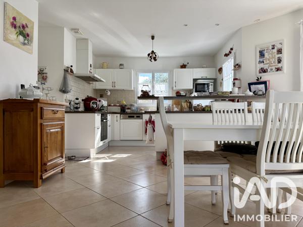 Maison à vendre 5 pièces 103 m² Saint-Pierre-d'Oléron