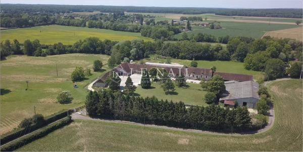 Un bel ensemble équestre, agricole et évènementiel à la campagne dans l'Aube