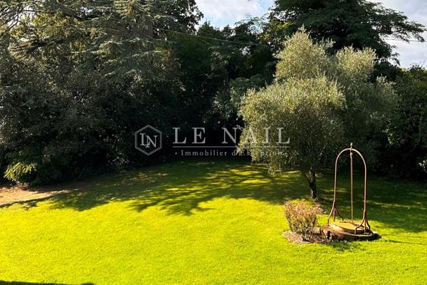 PROCHE DE NANTES, BEAU MANOIR DU XVIIème SIÈCLE AVEC DEUX LOCATIFS