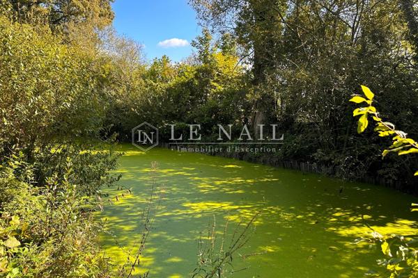 PROCHE DE NANTES, BEAU MANOIR DU XVIIème SIÈCLE AVEC DEUX LOCATIFS
