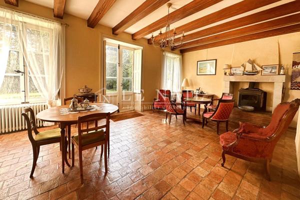 PROCHE DE NANTES, BEAU MANOIR DU XVIIème SIÈCLE AVEC DEUX LOCATIFS