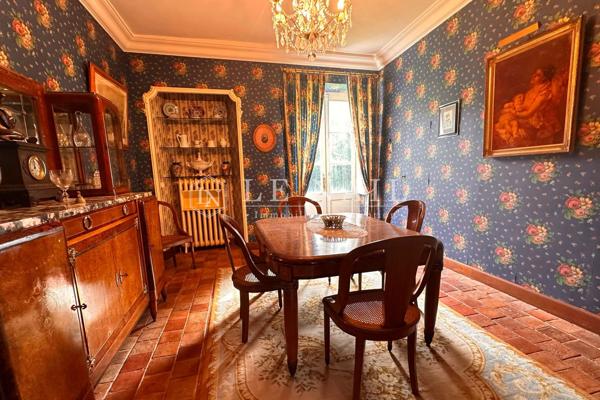 PROCHE DE NANTES, BEAU MANOIR DU XVIIème SIÈCLE AVEC DEUX LOCATIFS