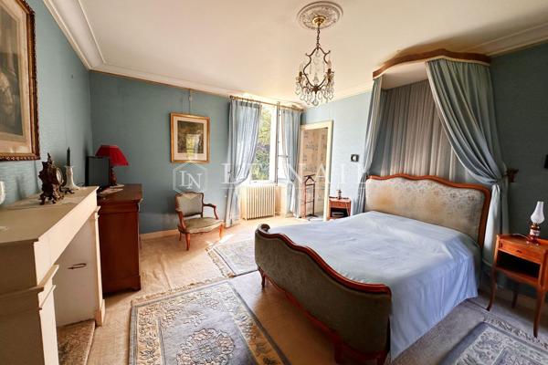 PROCHE DE NANTES, BEAU MANOIR DU XVIIème SIÈCLE AVEC DEUX LOCATIFS